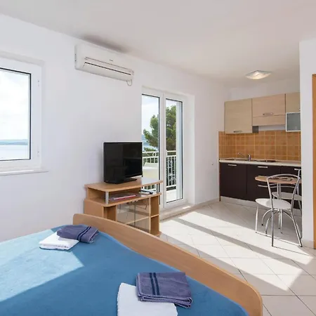 Holiday home 9 Bedroom Pet Friendly In