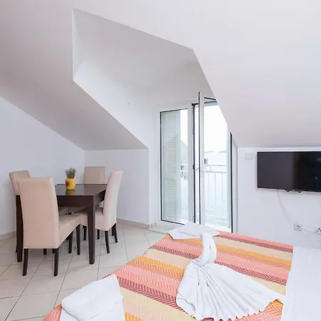 Stunning In With Sauna Feriehus Kuciste